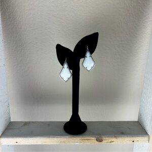 Kendra Scott Alex Drop Earrings in White Mother of Pearl and Gold.